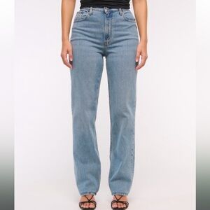 Abercrombie & Fitch Curve Love Ultra High Rise 90s Straight Jean